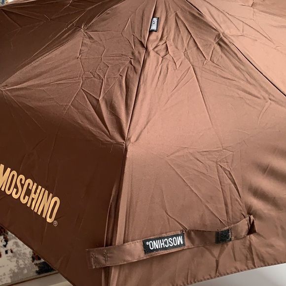 Moschino brown 35”  travel umbrella - Picture 4 of 8